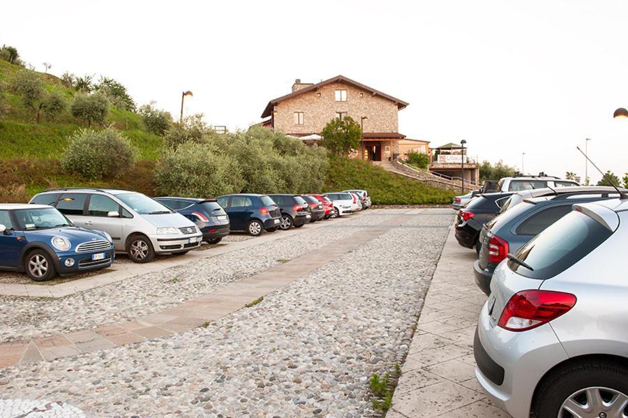 Hotel Fontana Santa Грумело дел Монте Екстериор снимка