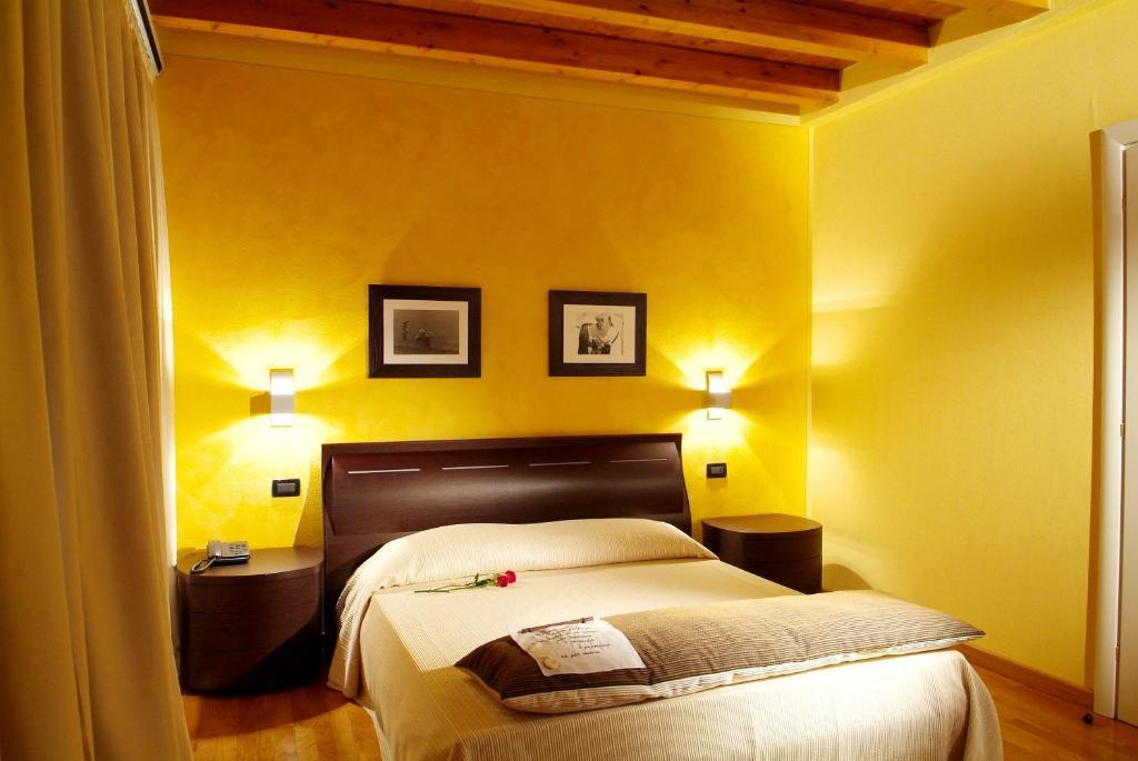 Hotel Fontana Santa Грумело дел Монте Стая снимка