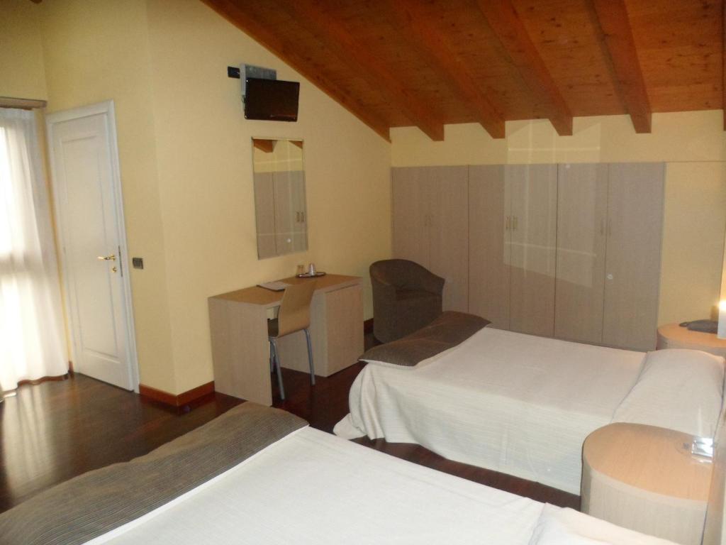Hotel Fontana Santa Грумело дел Монте Стая снимка