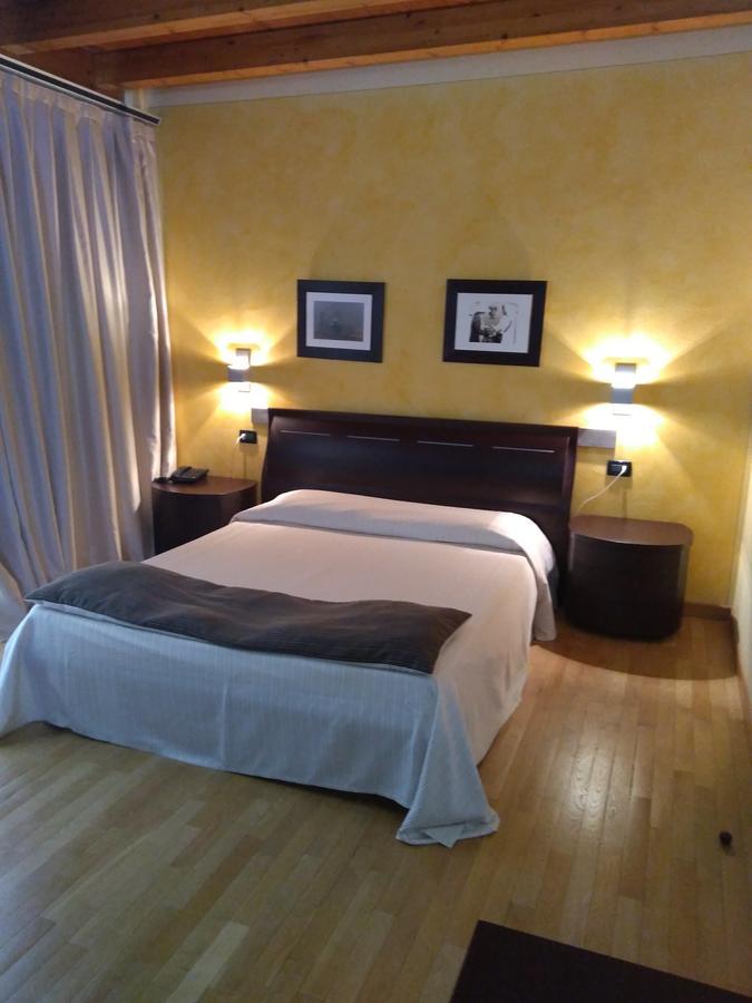 Hotel Fontana Santa Грумело дел Монте Екстериор снимка